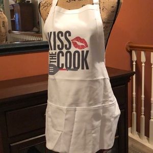 💋 NEW! KISS the cook apron